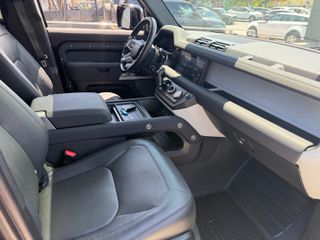 Land Rover Defender 2022 XS Edition-thumb-15