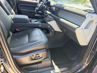 Land Rover Defender 2022 XS Edition-thumb-18