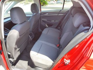 Volkswagen Golf 2025 1.5 eTSI 116PS DSG More-thumb-14