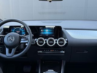 Mercedes-Benz GLA 200 2024 1οΧΕΡΙ-ΑΥΤΟΜΑΤΟ-ΕΛΛΗΝΙΚΗΣ ΑΝΤΙΠΡΟΣΩΠΕΙΑΣ-ΒΙΤΡΙΝΑΣ-thumb-27