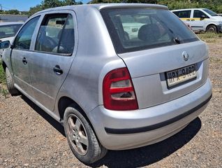 Skoda Fabia 2002-thumb-3