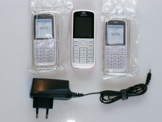 Nokia 5070 σε άριστη κατάσταση + 2 θήκες προστασίας!