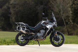CFmoto 800ΜΤ Sport 2026 *ΔΩΡΟ ΤΡΙΒΑΛΙΤΣΟ*-thumb-1