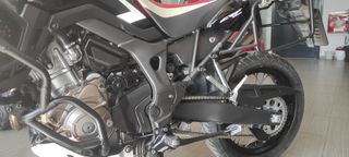 Honda CRF 1000 2017 AFRICA TWIN DCT -1000L-thumb-9