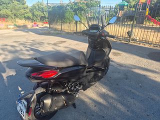 Piaggio Beverly 300 2023 HPE-thumb-1