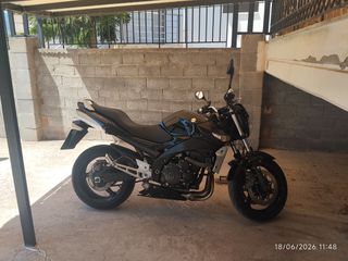 Suzuki GSR 600 2010 GSR 600-thumb-3