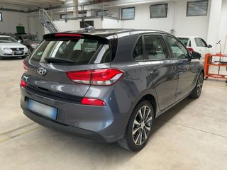 Hyundai i 30 2018 1.6 CRDI BUSINESS-thumb-1