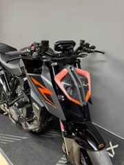 KTM 1290 Super Duke R 2017-thumb-2