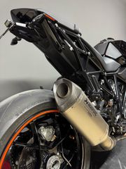 KTM 1290 Super Duke R 2017-thumb-6
