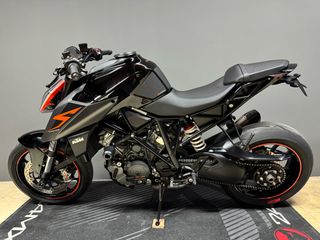 KTM 1290 Super Duke R 2017-thumb-8