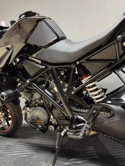 KTM 1290 Super Duke R 2017-thumb-11