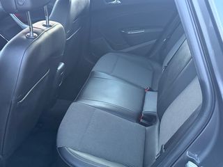 Opel Astra 2010-thumb-12