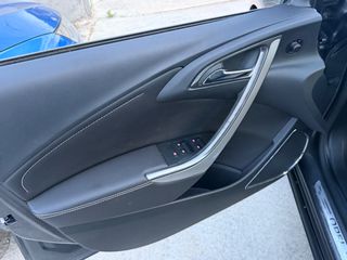 Opel Astra 2010-thumb-14