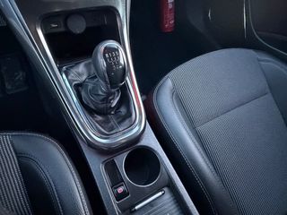 Opel Astra 2010-thumb-24
