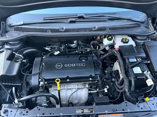 Opel Astra 2010-thumb-28