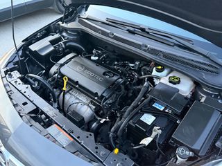 Opel Astra 2010-thumb-29