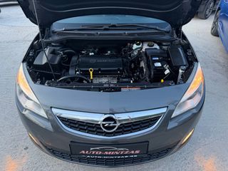 Opel Astra 2010-thumb-30