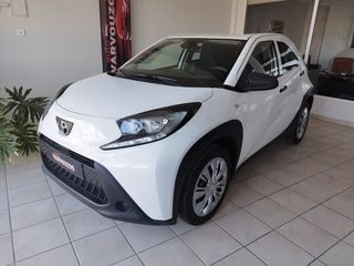 Toyota Aygo (X) 2022 X-PLAY-thumb-1