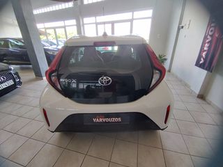 Toyota Aygo (X) 2022 X-PLAY-thumb-5