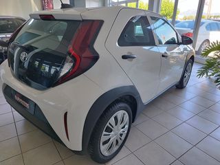 Toyota Aygo (X) 2022 X-PLAY-thumb-6