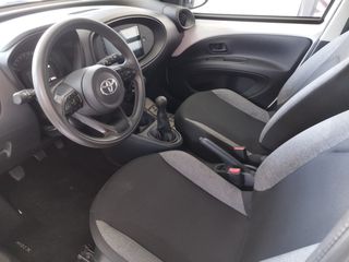 Toyota Aygo (X) 2022 X-PLAY-thumb-8