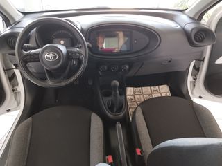 Toyota Aygo (X) 2022 X-PLAY-thumb-9