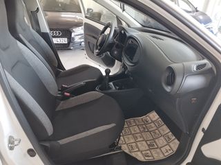 Toyota Aygo (X) 2022 X-PLAY-thumb-10