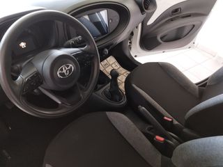 Toyota Aygo (X) 2022 X-PLAY-thumb-11