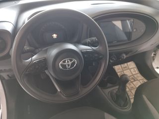 Toyota Aygo (X) 2022 X-PLAY-thumb-12
