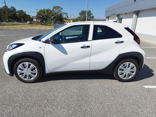 Toyota Aygo (X) 2022 X-PLAY-thumb-3
