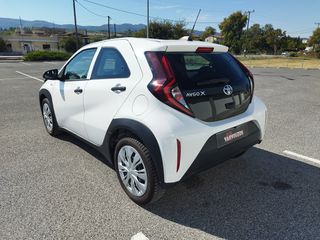 Toyota Aygo (X) 2022 X-PLAY-thumb-6