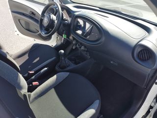Toyota Aygo (X) 2022 X-PLAY-thumb-9