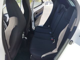 Toyota Aygo (X) 2022 X-PLAY-thumb-14
