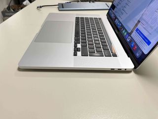 MacBook Pro 16” i7\16GB\SSD512GB-thumb-7
