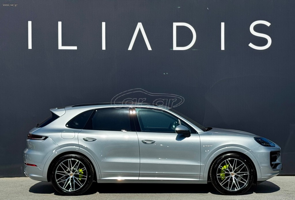Porsche Cayenne 2024 E-HYBRID 47Ohp GTS