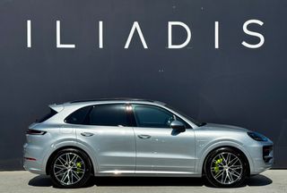 Porsche Cayenne 2024 E-HYBRID 47Ohp GTS