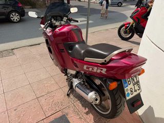 Honda CBR 1000 1999-thumb-4