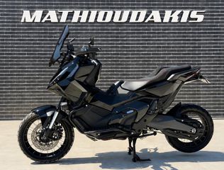 Honda X-ADV 2026 Stealth Black