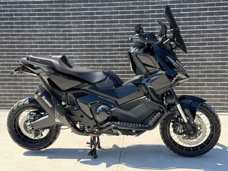 Honda X-ADV 2026 Stealth Black-thumb-1