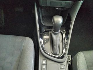 Toyota Yaris 2024 1.5 HYBRID-thumb-6