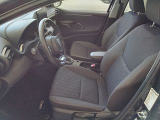 Toyota Yaris 2024 1.5 HYBRID-thumb-9