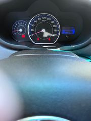 Hyundai i 10 2011-thumb-9