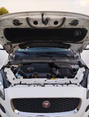 Jaguar E-Pace 2018 D 150-thumb-10