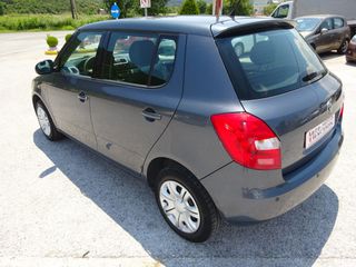 Skoda Fabia 2009-thumb-3