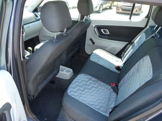 Skoda Fabia 2009-thumb-11