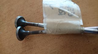 ΒΑΛΒΙΔΕΣ ΕΞΑΓΩΓΗΣ GILERA RUNNER VX 125-thumb-1