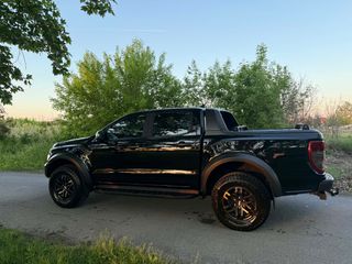 Ford Raptor 2020-thumb-6