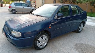 Volkswagen Polo 2000 CLASSIC 1.4 !!!-thumb-1