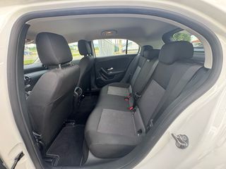 Mercedes-Benz A 160 2021-thumb-15