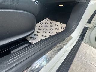 Mercedes-Benz A 160 2021-thumb-19
